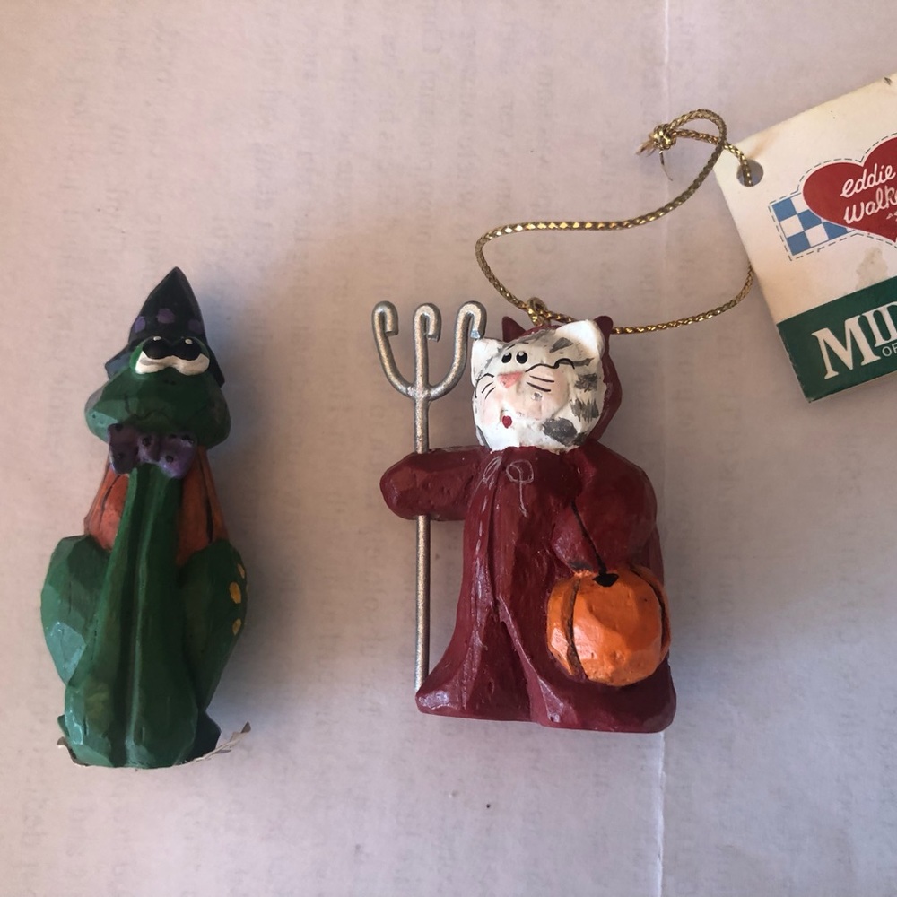 Halloween vintage Eddie Walker resin devil cat and green frog